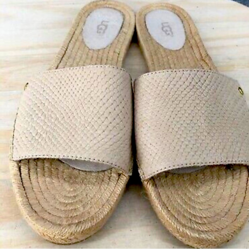 UGG Australia leather espadrilles slides🌼🌼SALE!!